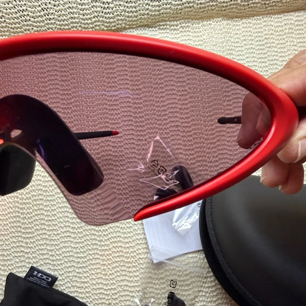 Oakley Men’s 009490 -0440 115 2N ELLIPSE Red and Black Sunglasses Set
